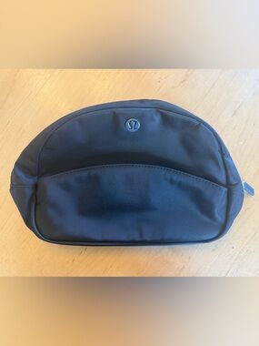 lululemon athletica Black Toiletry Pouch with Silver Hardware - EUC Like new